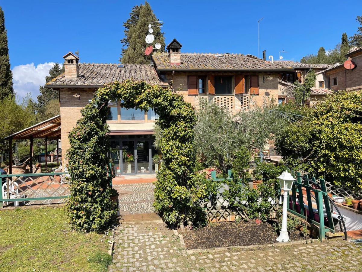 Appartamento Con Piscina E Giardino A 시에나 외부 사진