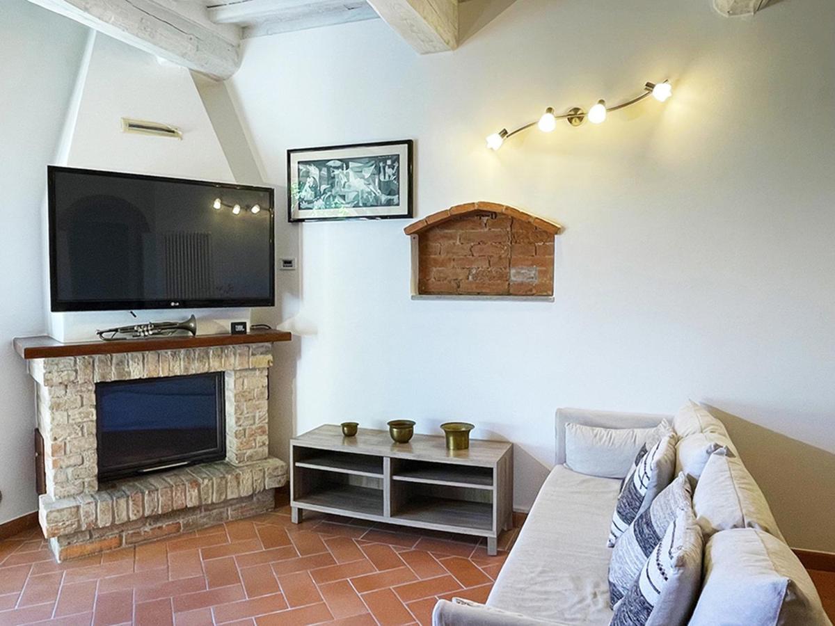 Appartamento Con Piscina E Giardino A 시에나 외부 사진